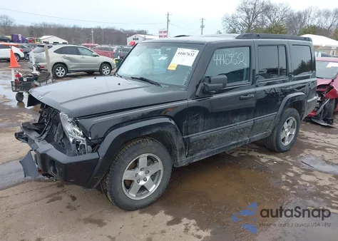 2009 Jeep Commander Sport z USA, uszkodzony, nr VIN 1J8HG48K79C506795